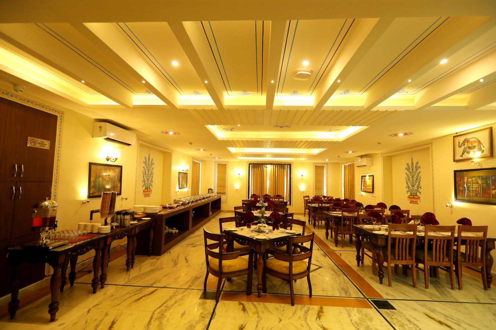 The Everest Hill Resort 쿰발가르 외부 사진
