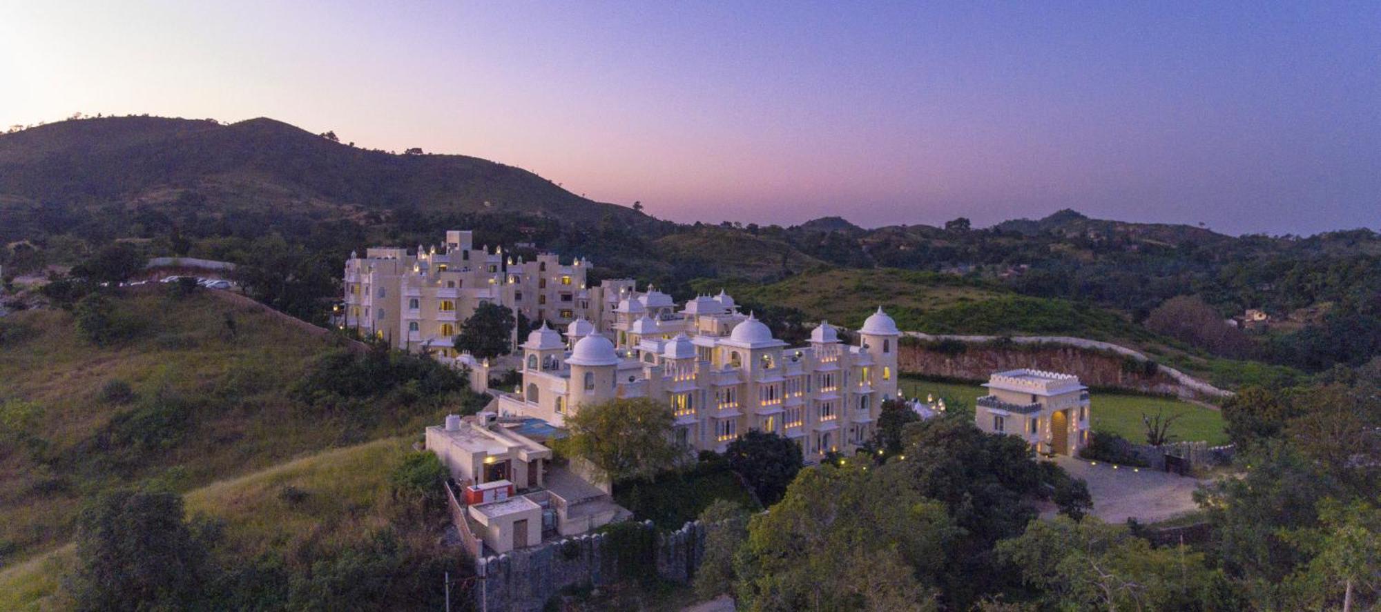 The Everest Hill Resort 쿰발가르 외부 사진