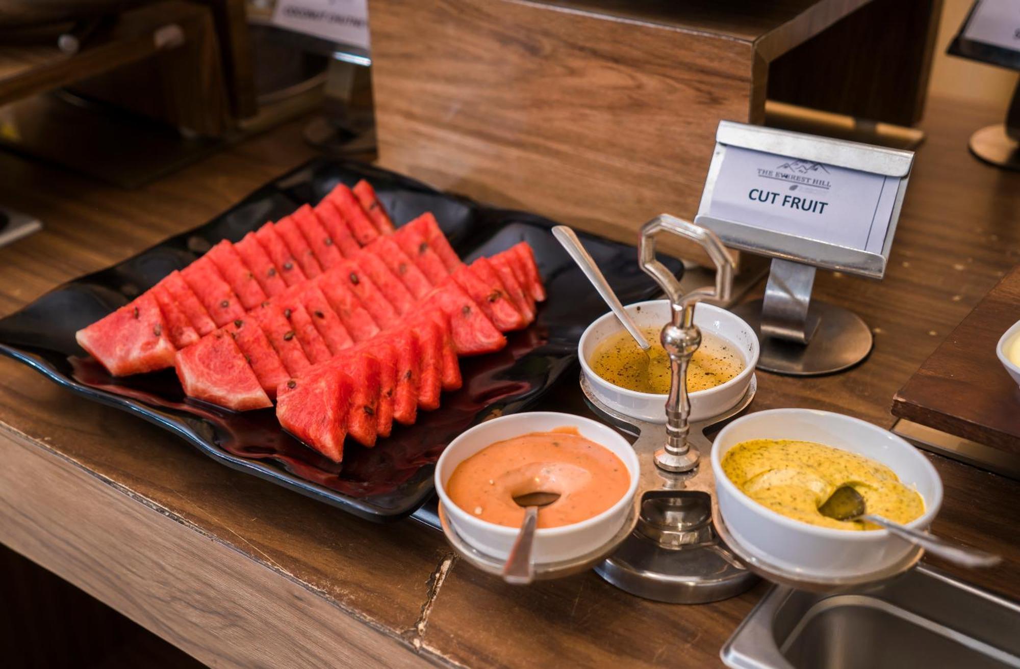 The Everest Hill Resort 쿰발가르 외부 사진